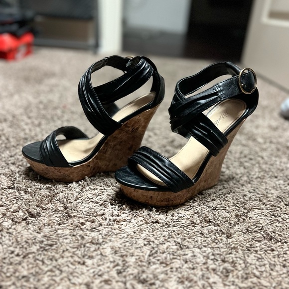 Classic black strap with cork brown platforms - Picture 4 of 6